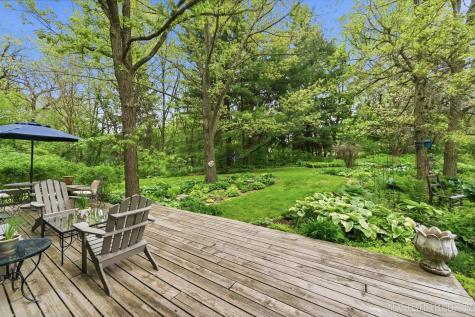 39W795 Reindeer Trail St. Charles IL 60175