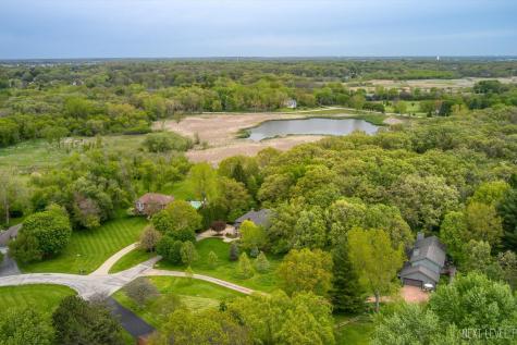 39W795 Reindeer Trail St. Charles IL 60175