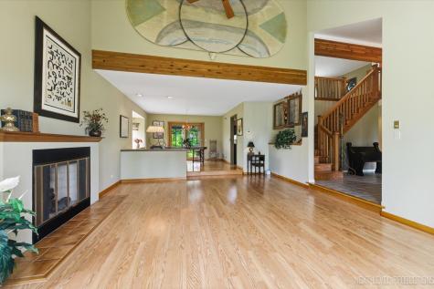 39W795 Reindeer Trail St. Charles IL 60175