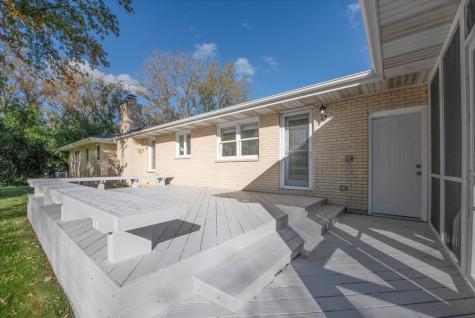 71 Flint Drive Barrington IL 60010