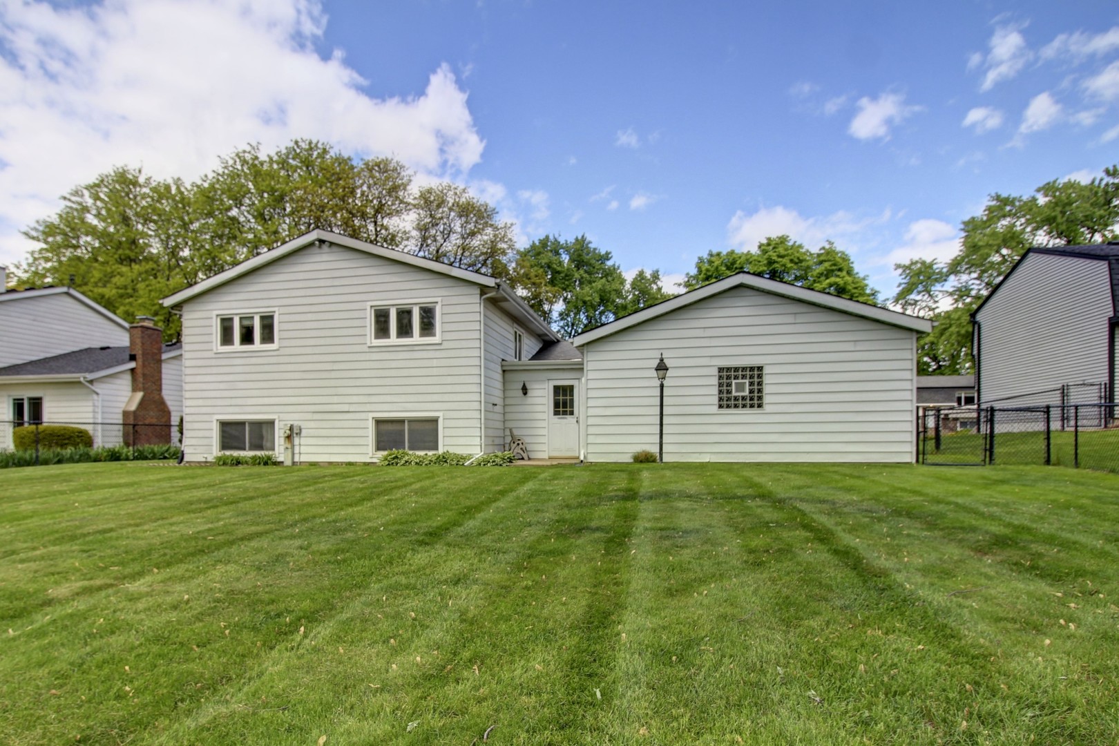 2266 Durham Drive Wheaton IL 60189
