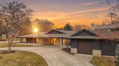 901 South Burton Place Arlington Heights IL 60005