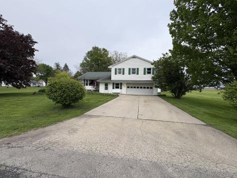 320 South Main Street Creston IL 60113