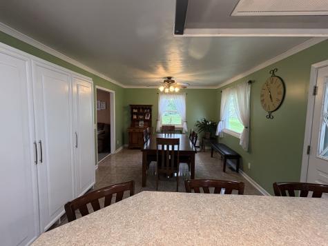 320 South Main Street Creston IL 60113