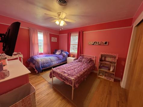 320 South Main Street Creston IL 60113