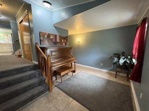 320 South Main Street Creston IL 60113