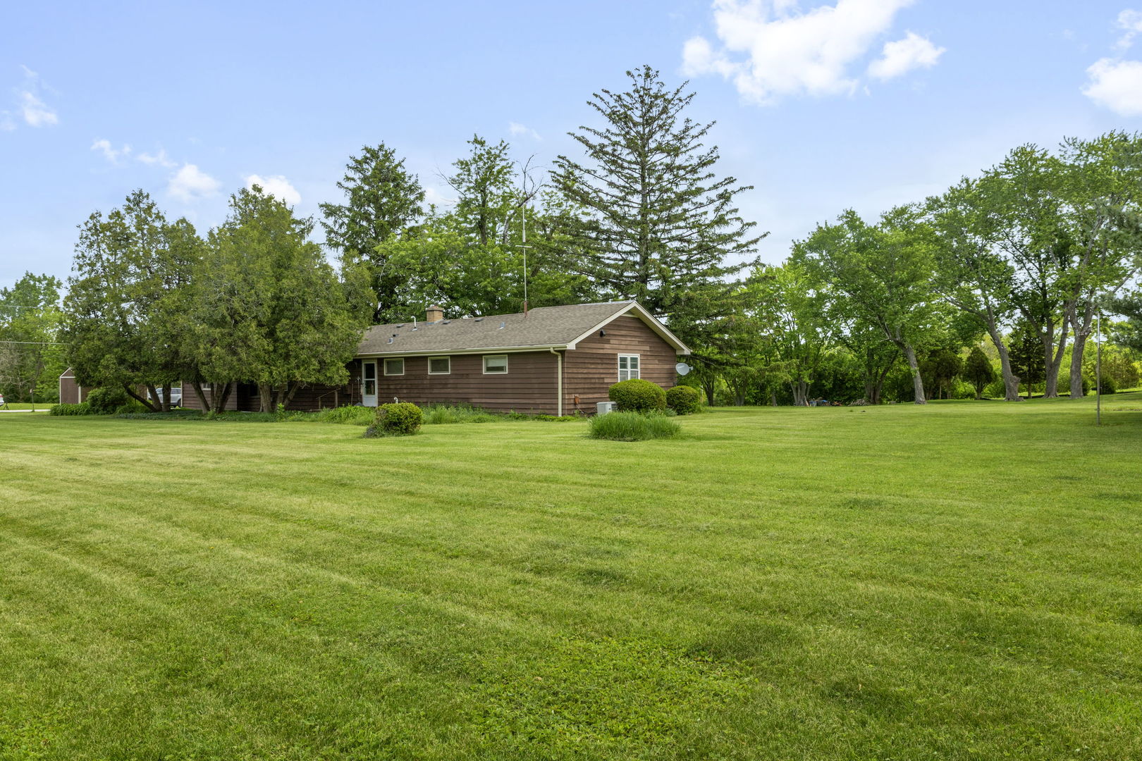 2N570 Argyle Street Lombard IL 60148