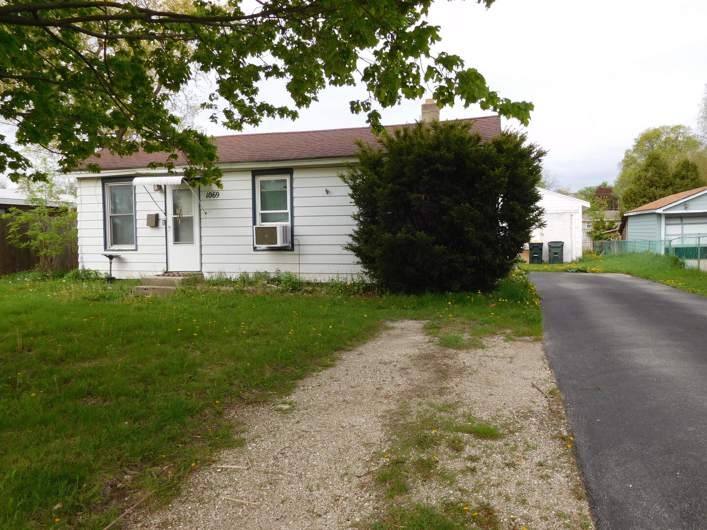 1069 Douglas Avenue Aurora IL 60505
