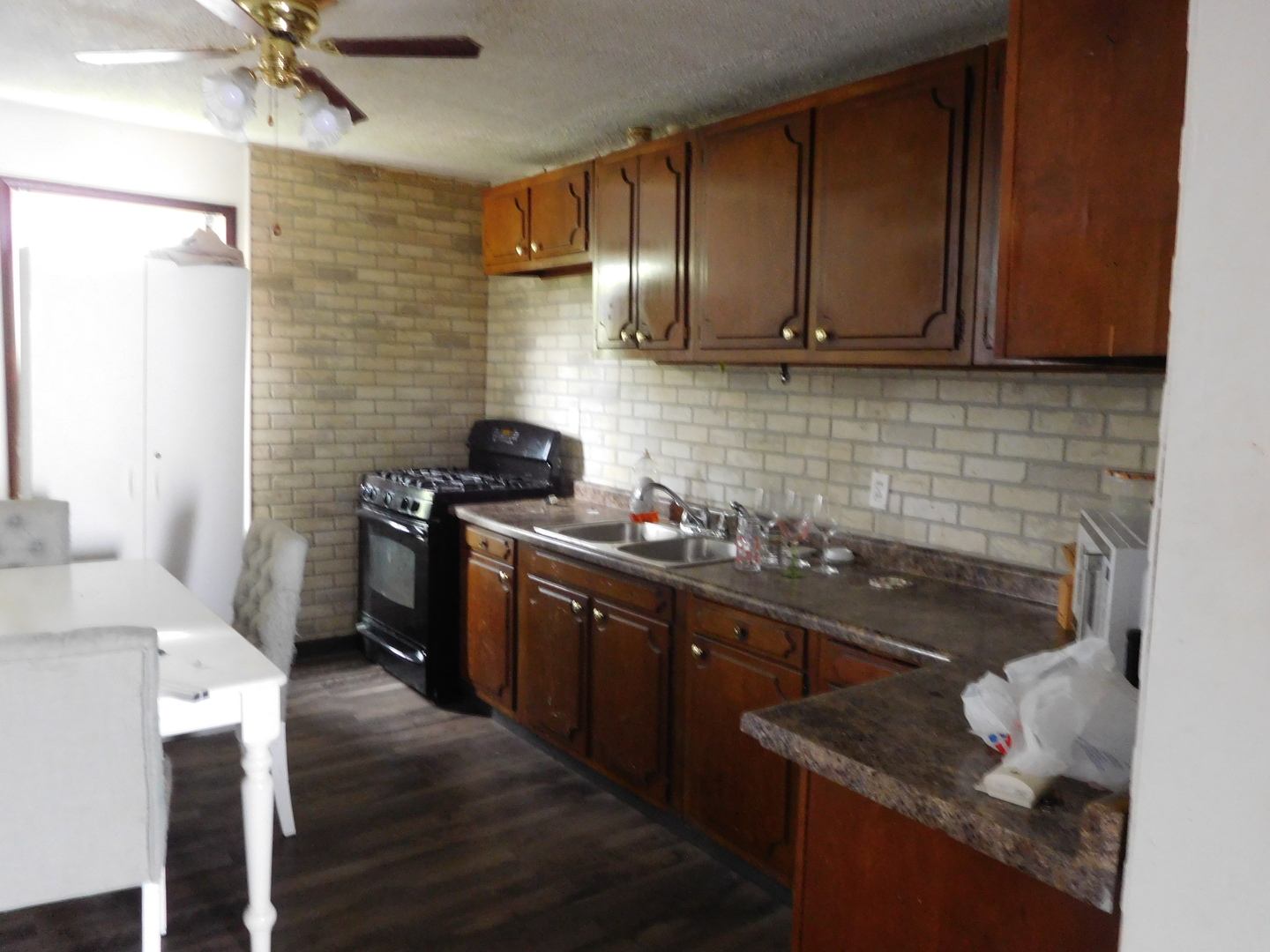 1069 Douglas Avenue Aurora IL 60505