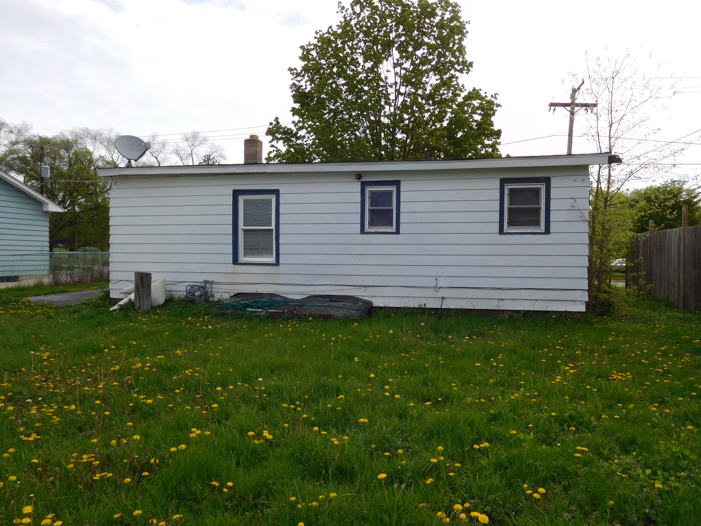 1069 Douglas Avenue Aurora IL 60505