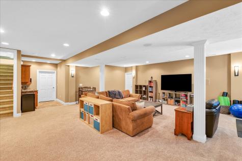 5005 Stonebridge Drive Champaign IL 61822
