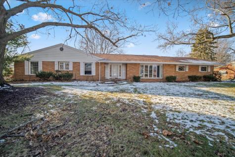 905 South Mercer Avenue Bloomington IL 61701