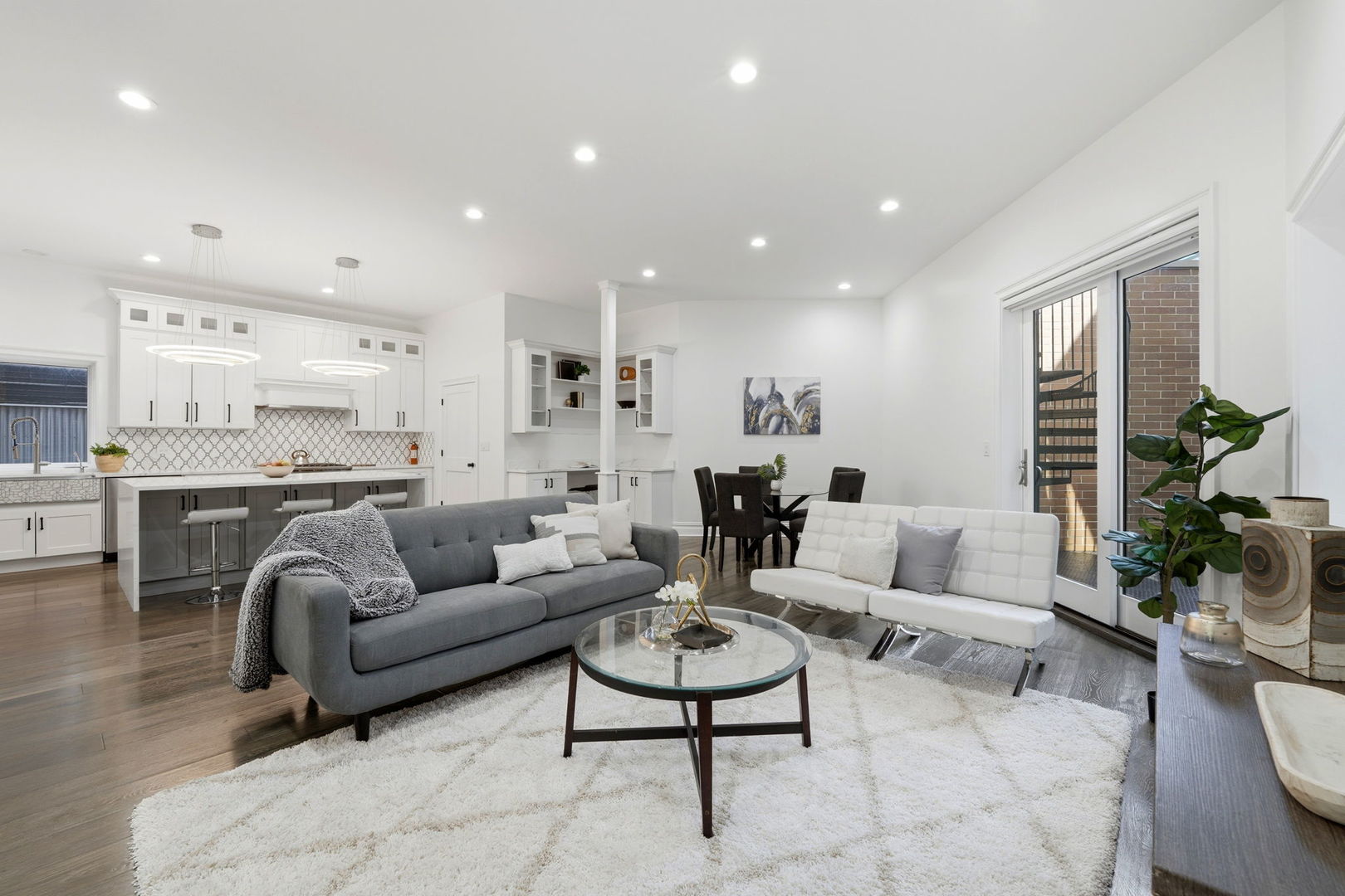 1443 North Cleaver Street Chicago IL 60642