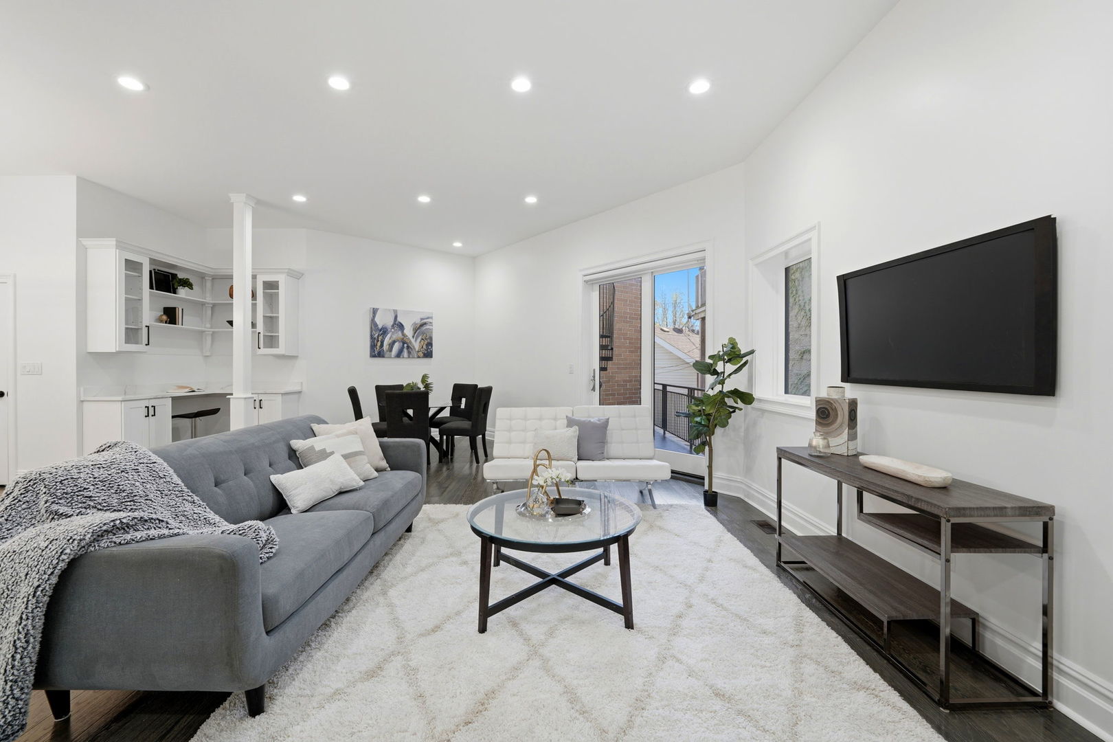 1443 North Cleaver Street Chicago IL 60642