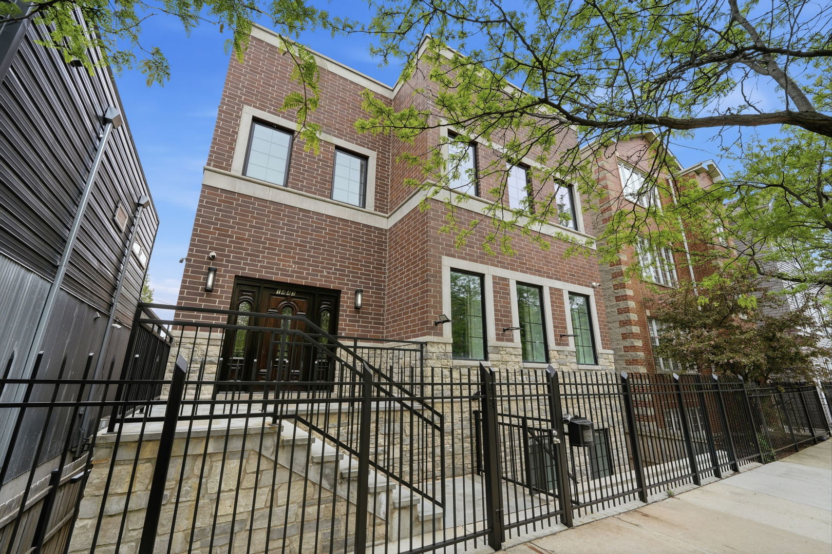 1443 North Cleaver Street Chicago IL 60642