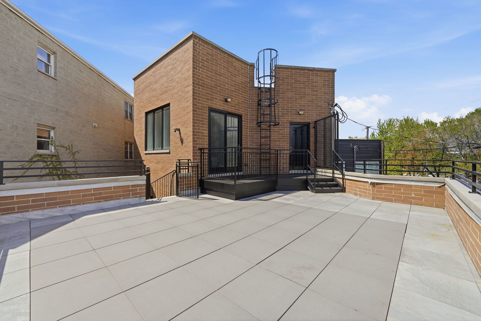 1443 North Cleaver Street Chicago IL 60642