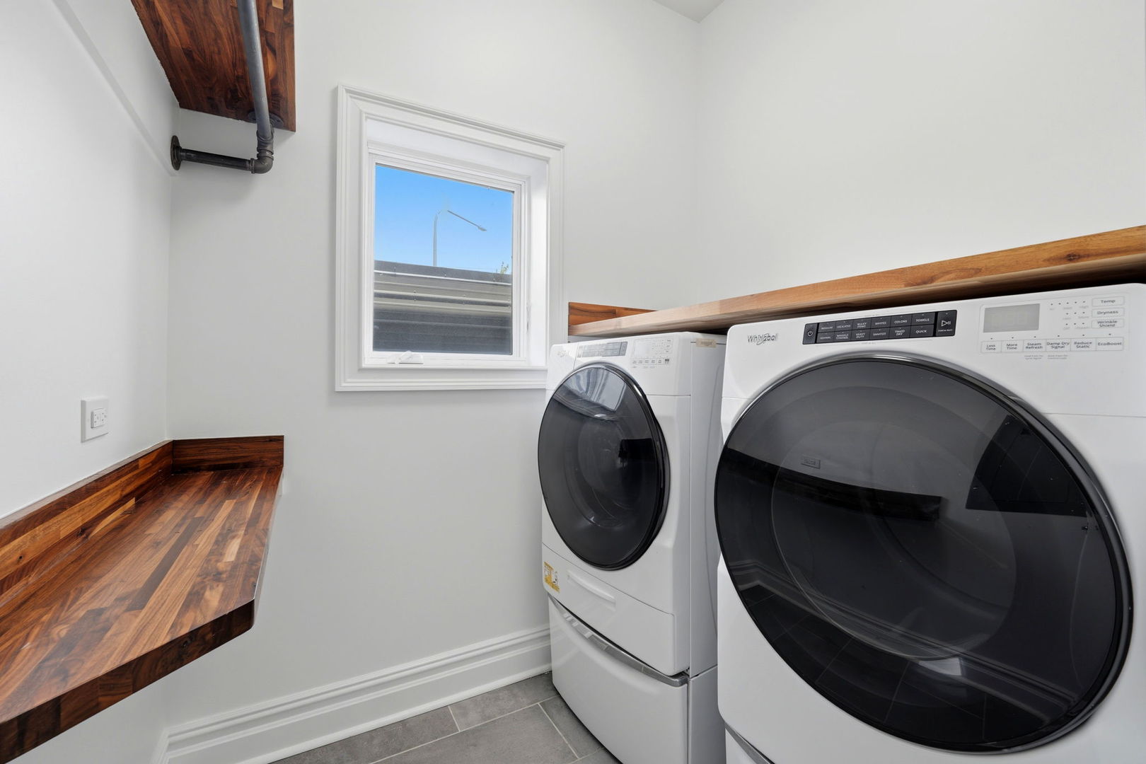 1443 North Cleaver Street Chicago IL 60642