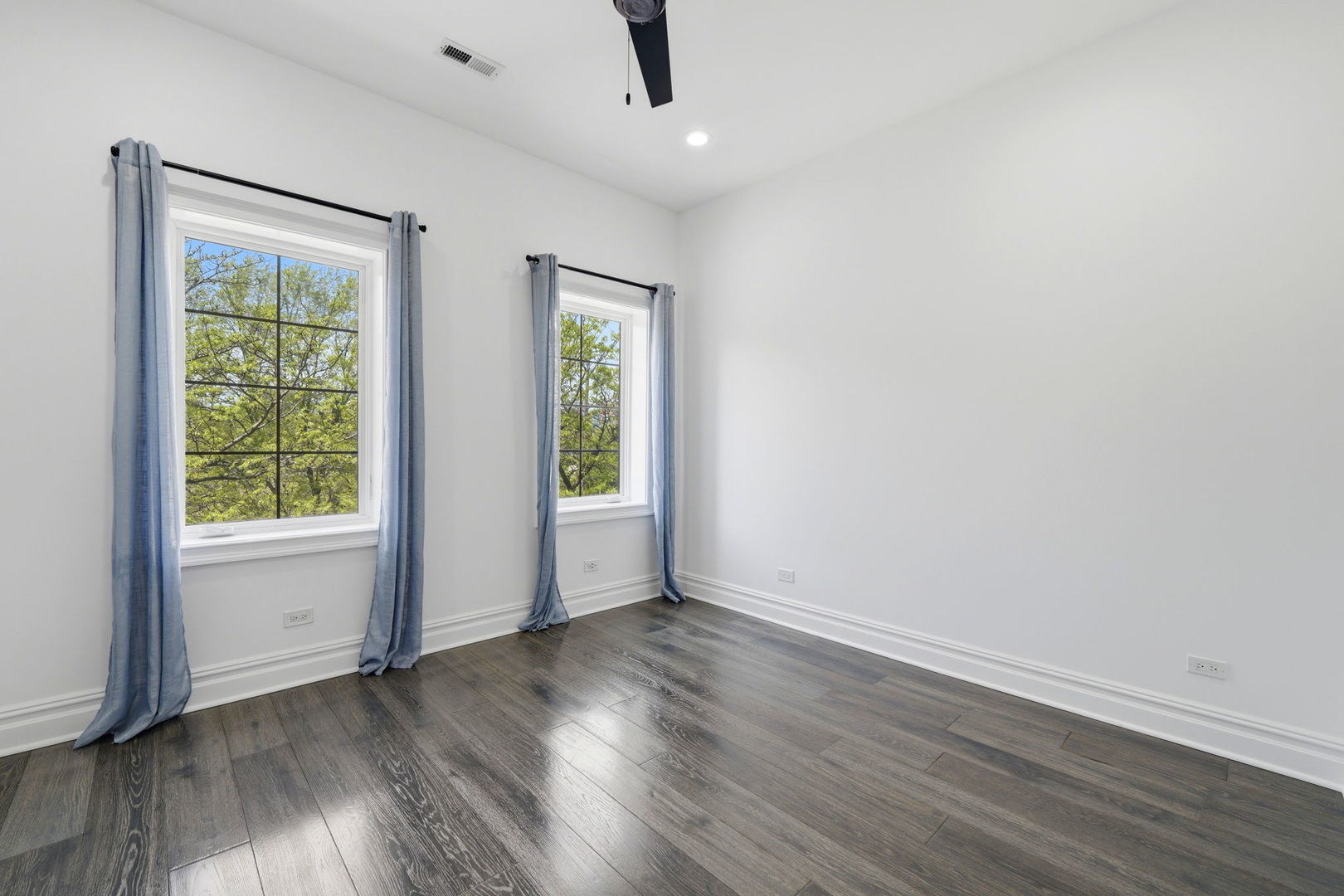 1443 North Cleaver Street Chicago IL 60642