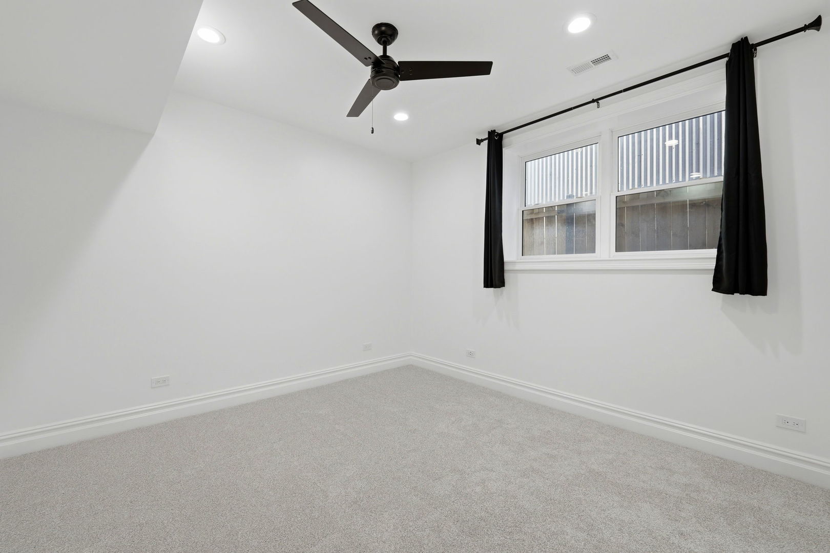 1443 North Cleaver Street Chicago IL 60642