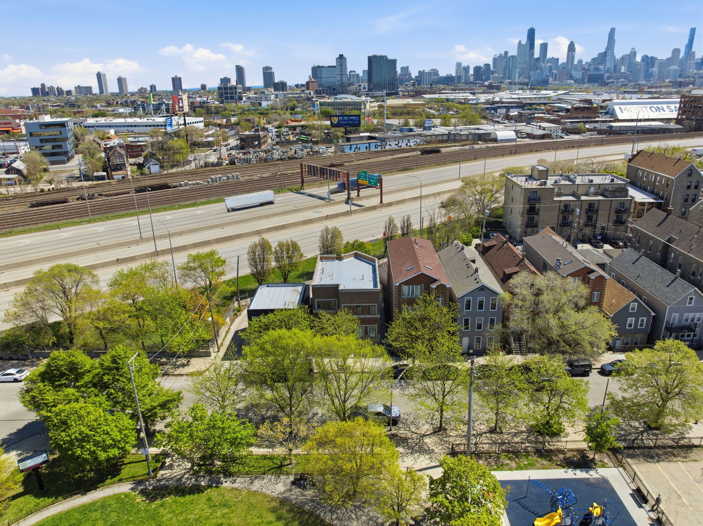 1443 North Cleaver Street Chicago IL 60642