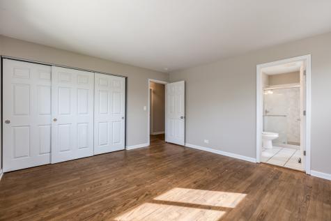 9804 North Lauren Lane Niles IL 60714