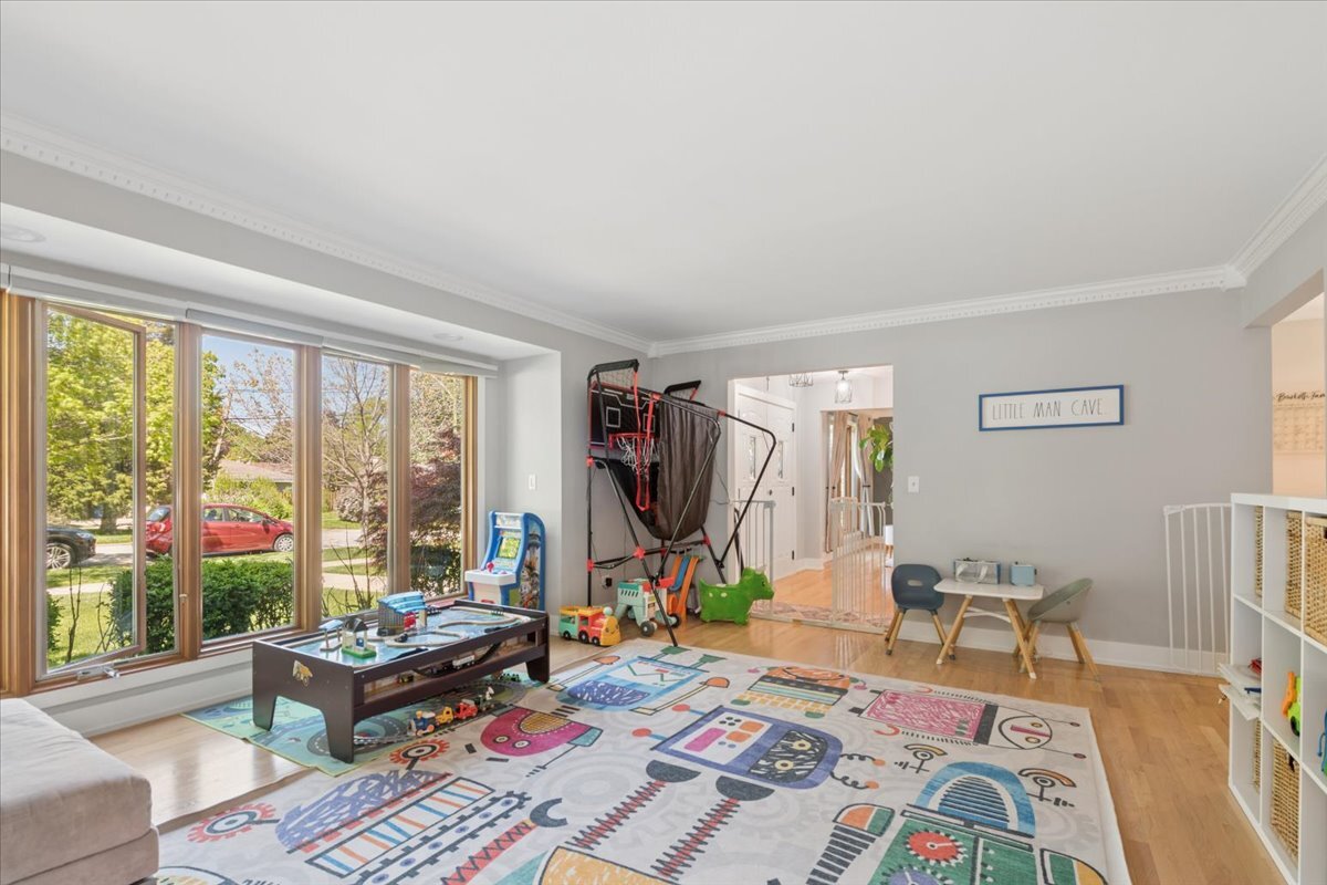 6729 West Ardmore Avenue Chicago IL 60631