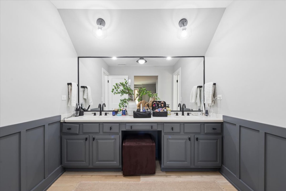 6729 West Ardmore Avenue Chicago IL 60631