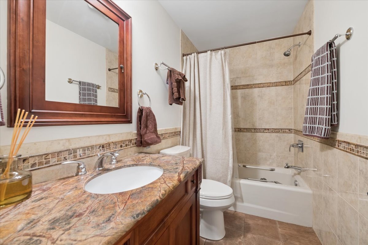 6729 West Ardmore Avenue Chicago IL 60631