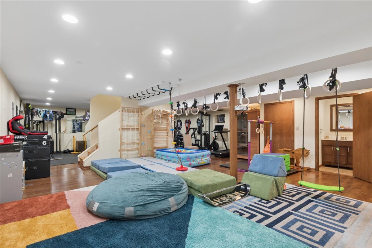 6729 West Ardmore Avenue Chicago IL 60631