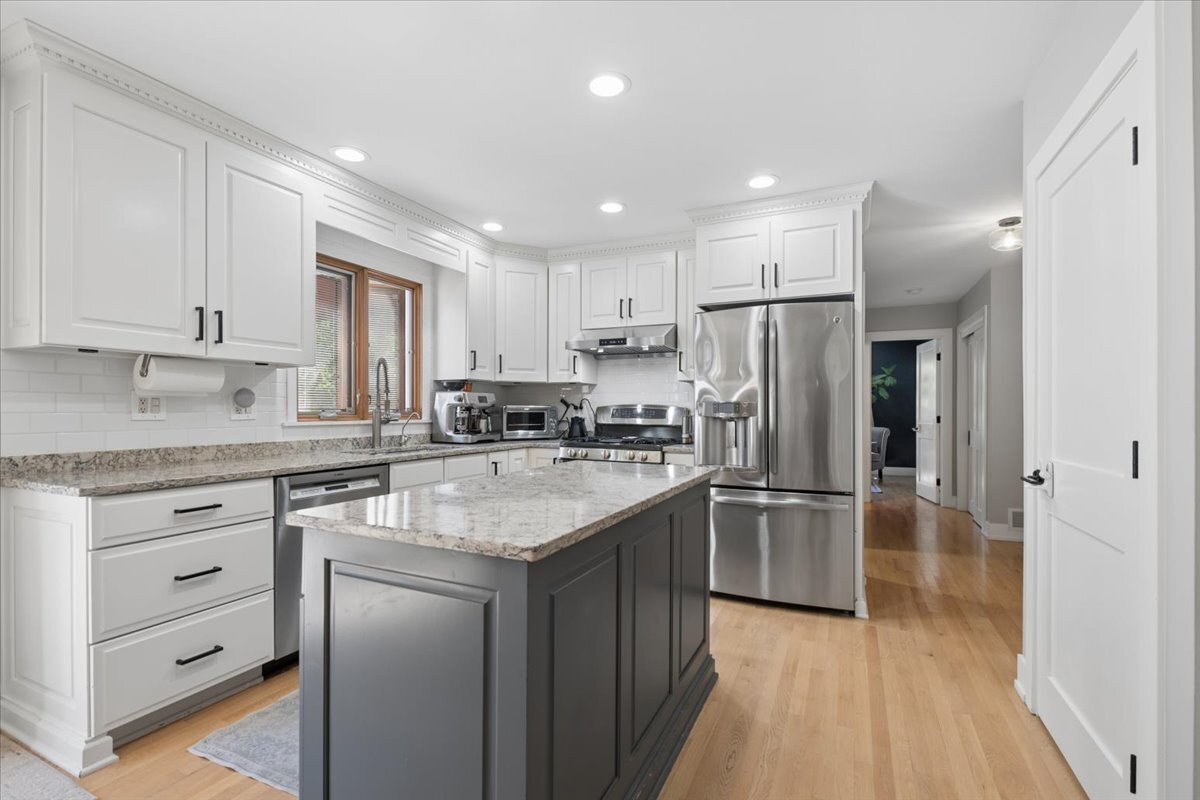 6729 West Ardmore Avenue Chicago IL 60631