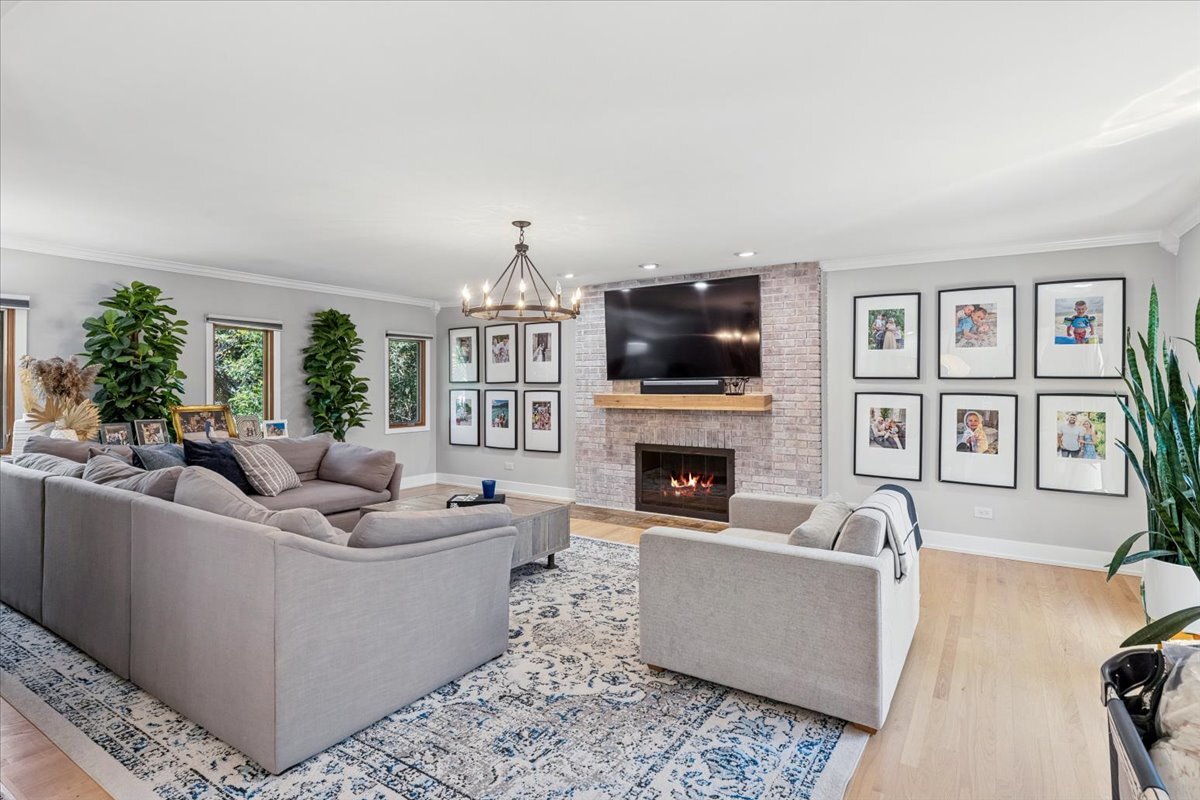 6729 West Ardmore Avenue Chicago IL 60631