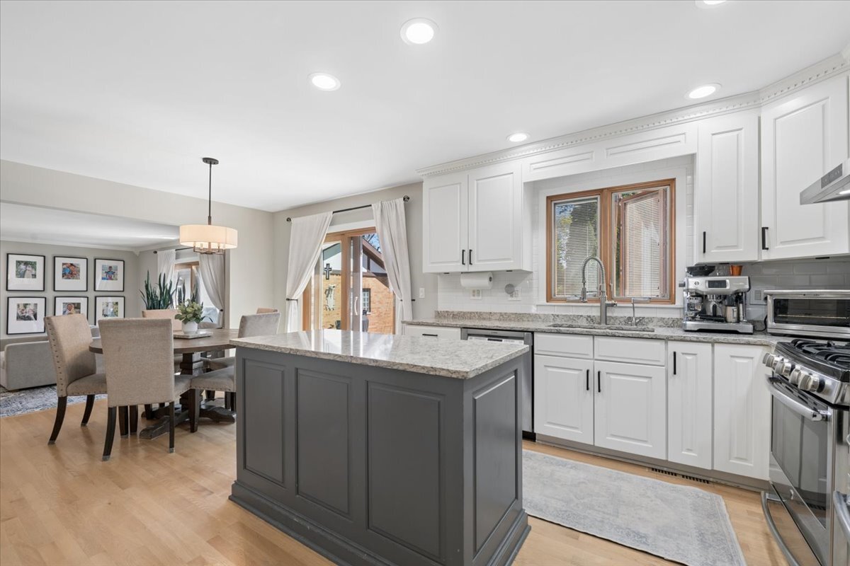 6729 West Ardmore Avenue Chicago IL 60631