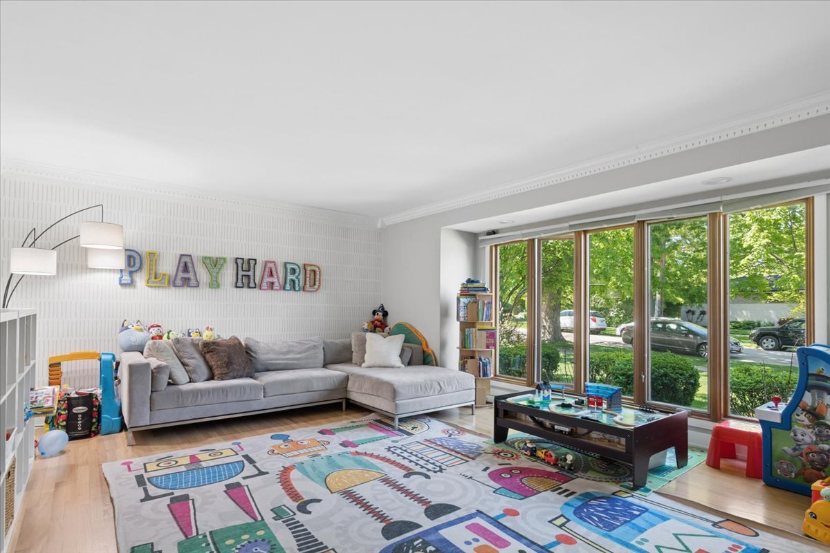 6729 West Ardmore Avenue Chicago IL 60631