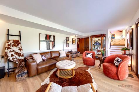 2042 South Goebbert Road Arlington Heights IL 60005