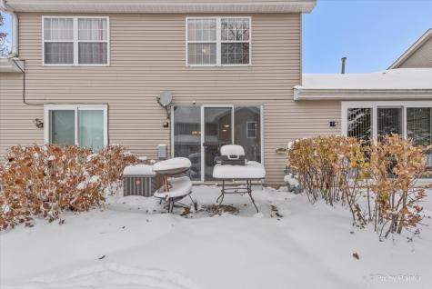 1431 Essex Street Algonquin IL 60102