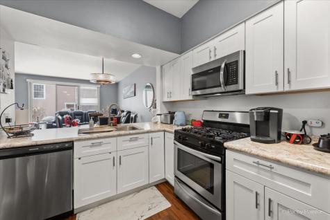 1431 Essex Street Algonquin IL 60102