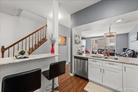 1431 Essex Street Algonquin IL 60102