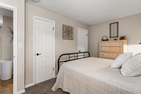 1106 Holiday Drive Champaign IL 61821