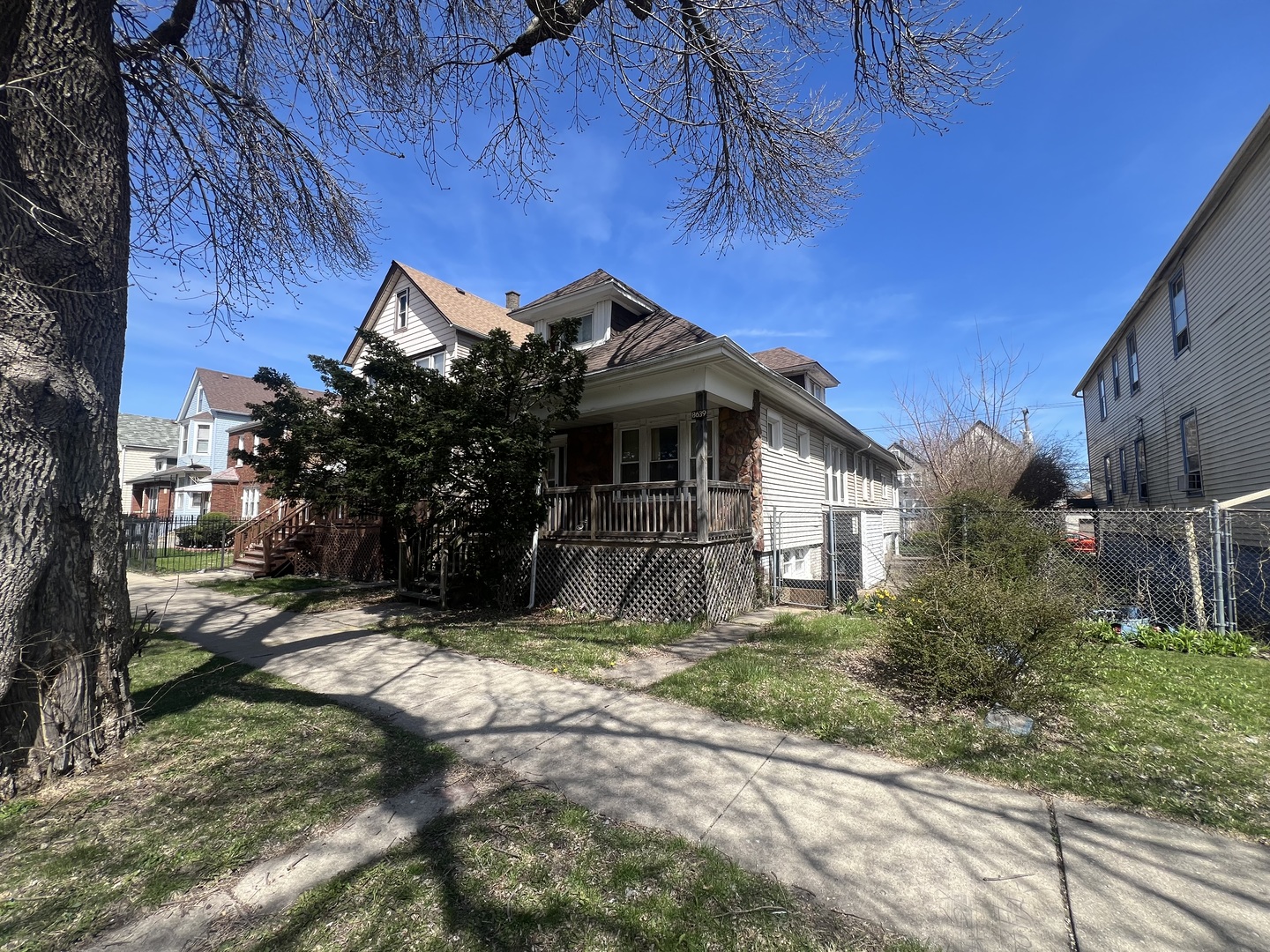 8639 South Burnham Avenue Chicago IL 60617