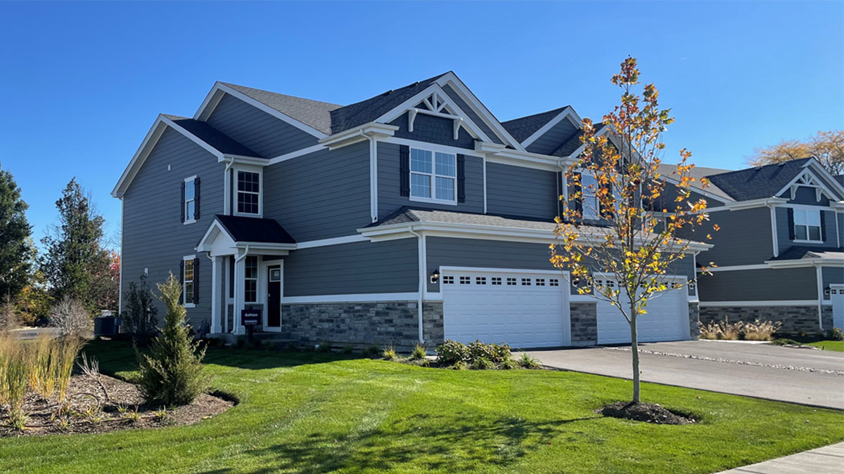 274 Charlestowne Lakes Drive St. Charles IL 60174