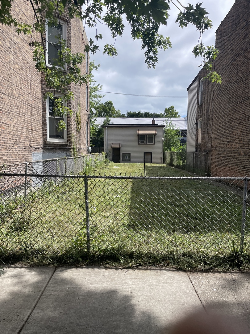 6825 South Evans Avenue Chicago IL 60637