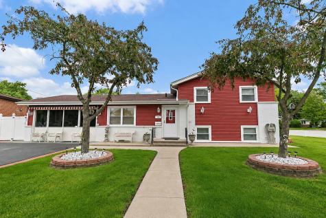 115 North Rose Avenue Addison IL 60101