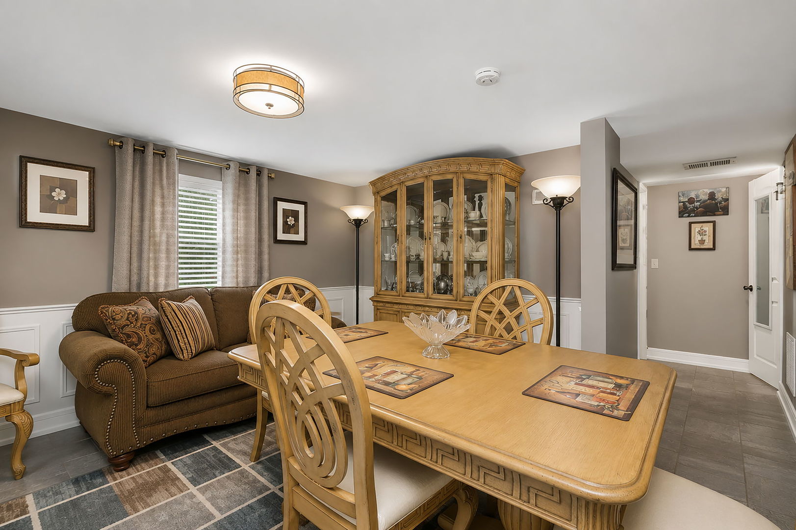 115 North Rose Avenue Addison IL 60101