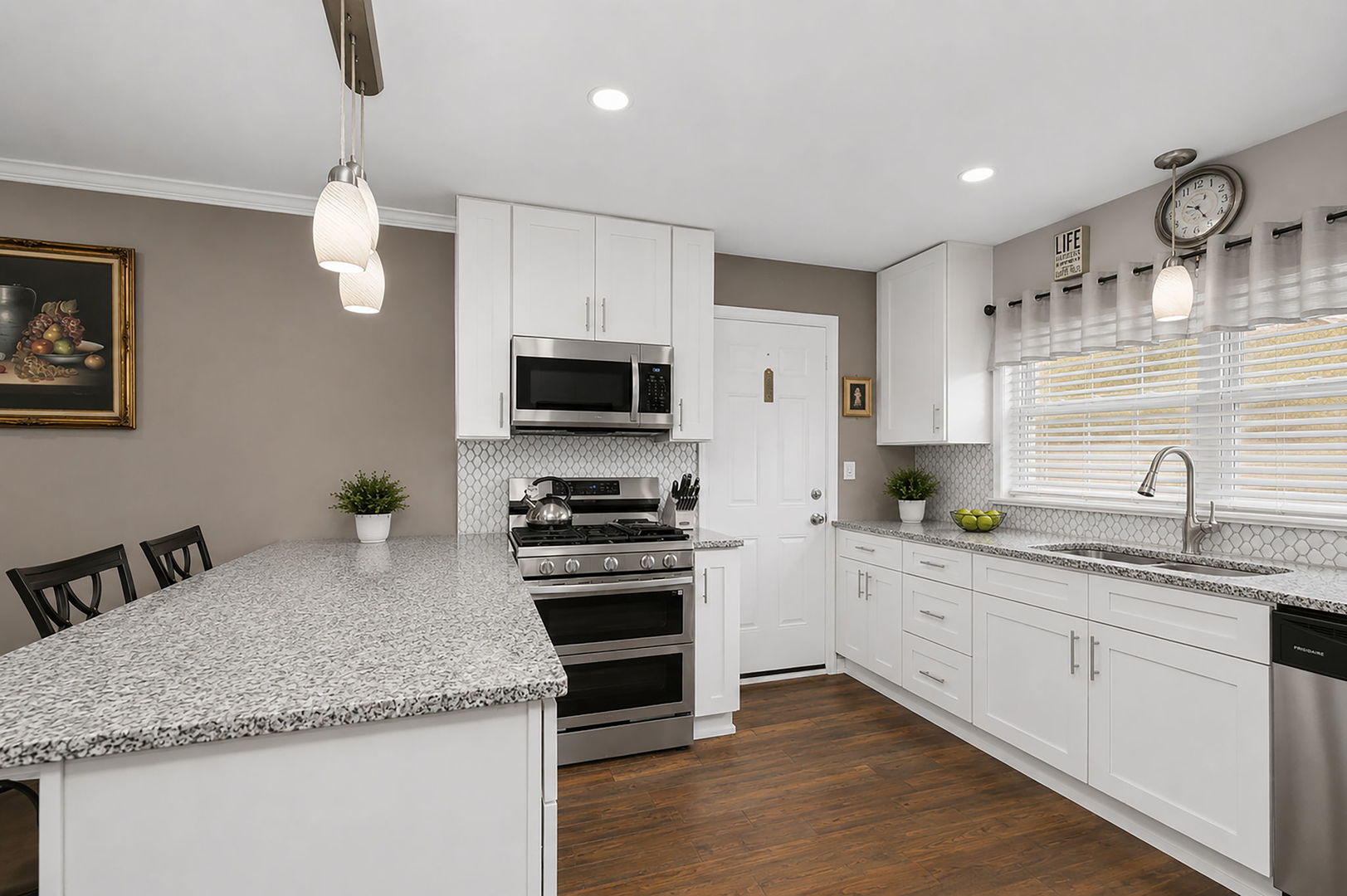 115 North Rose Avenue Addison IL 60101
