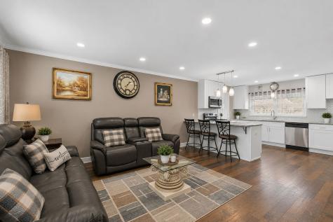 115 North Rose Avenue Addison IL 60101