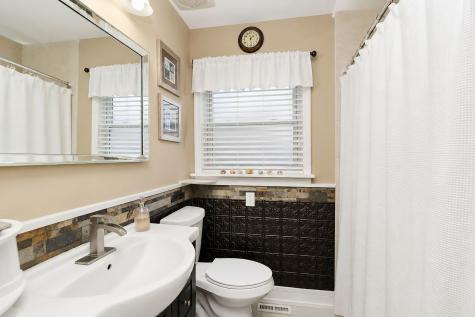 115 North Rose Avenue Addison IL 60101
