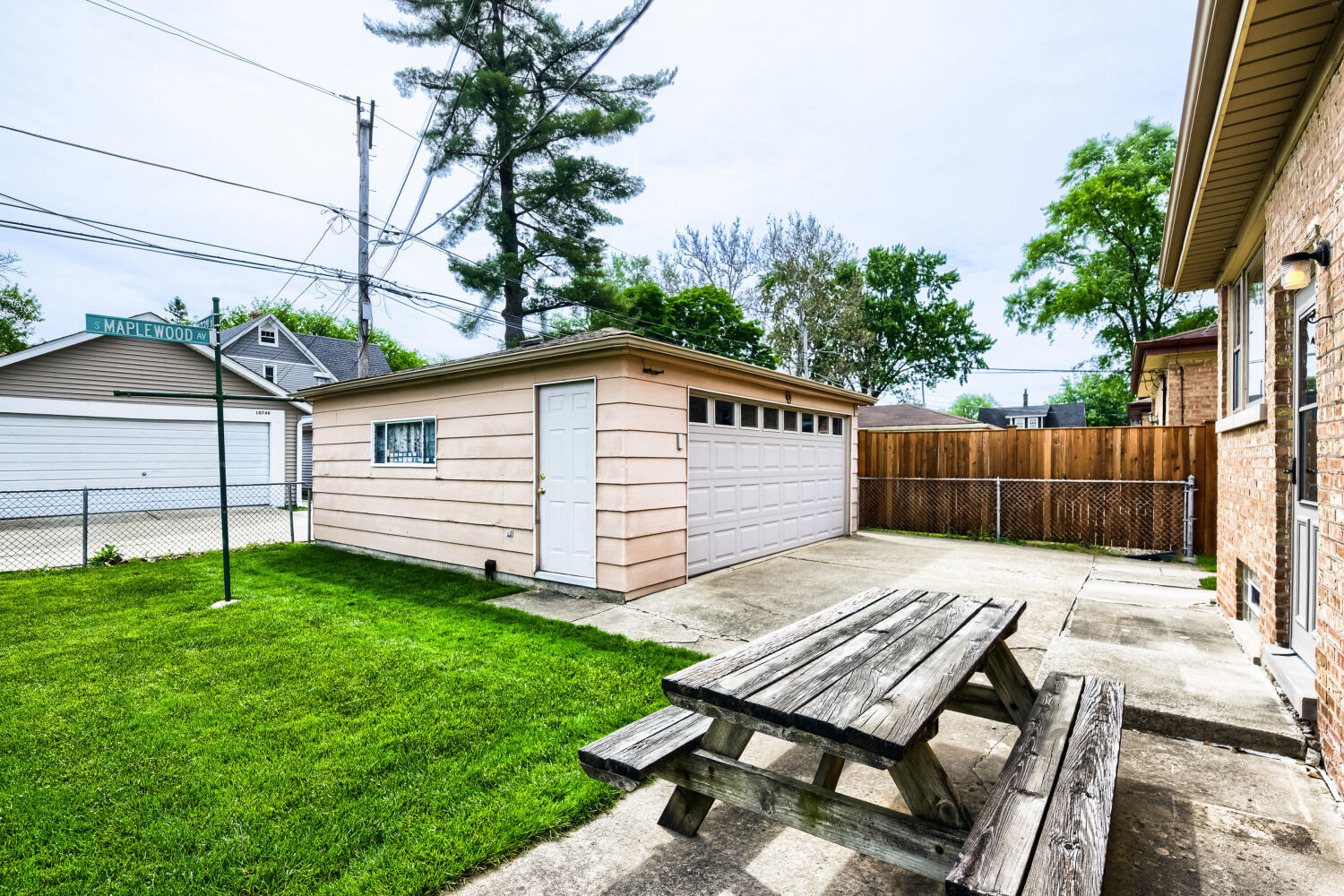 10749 South Rockwell Street Chicago IL 60655