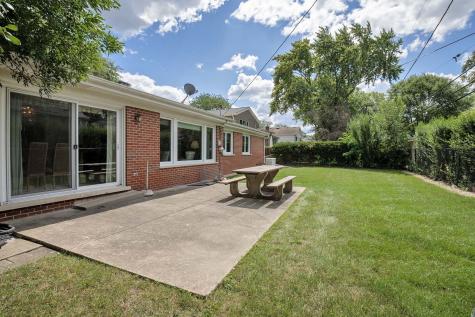 112 North Regency Drive W Arlington Heights IL 60004