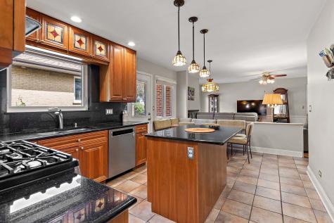 112 North Regency Drive W Arlington Heights IL 60004