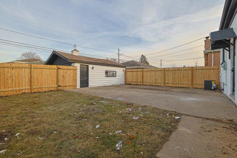 371 Bensley Avenue Calumet City IL 60409